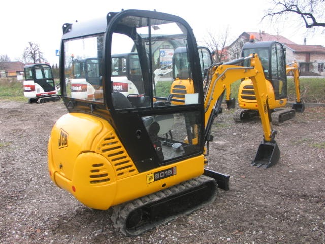 JCB 8015 z 2005 roku — zdjęcie 4