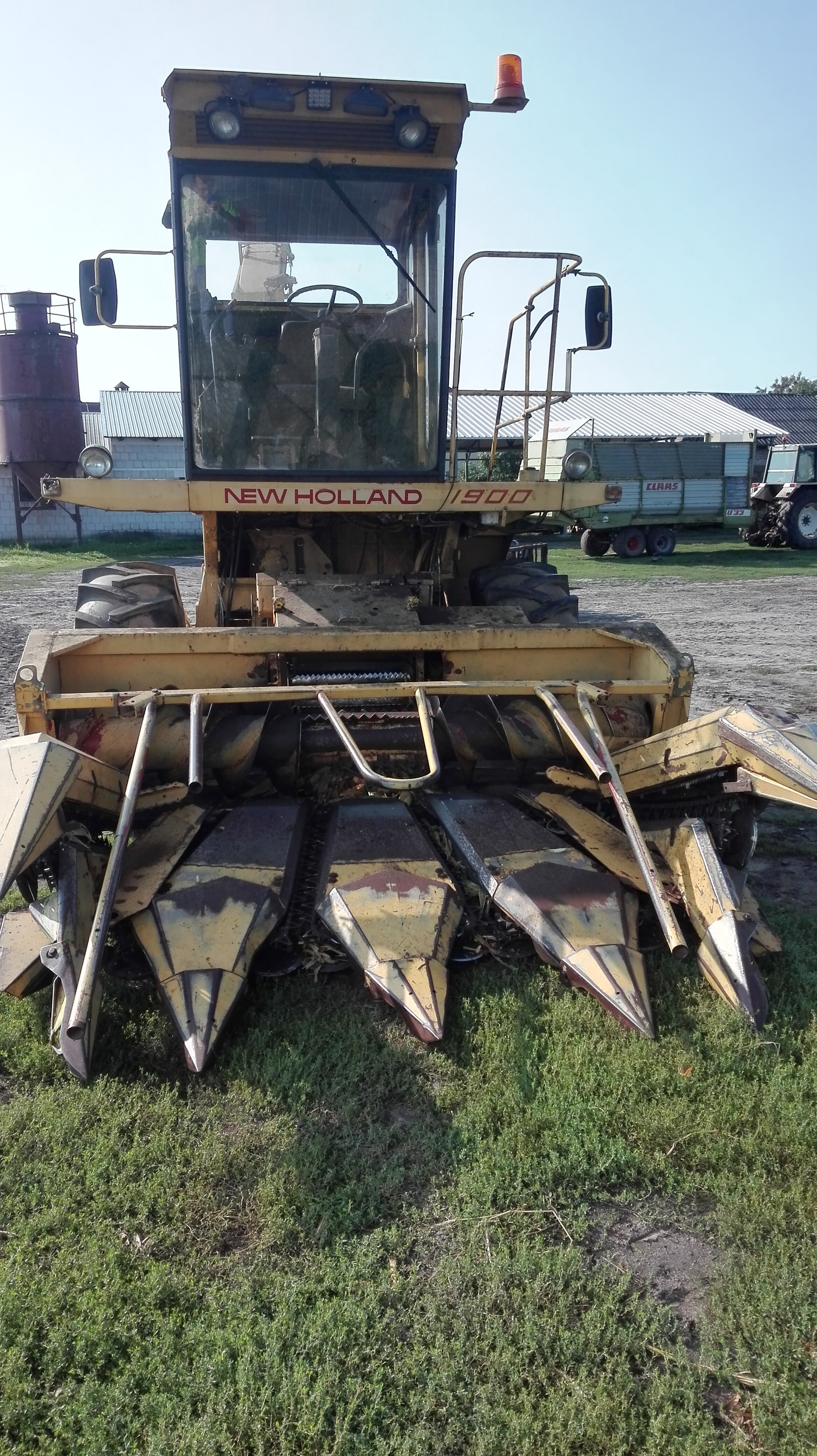 sprzedam sieczkarnie new holland 1900  — zdjęcie 1
