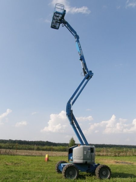 Podnośnik koszowy GENIE Z45/25J Diesel 4x4 2005 — zdjęcie 1