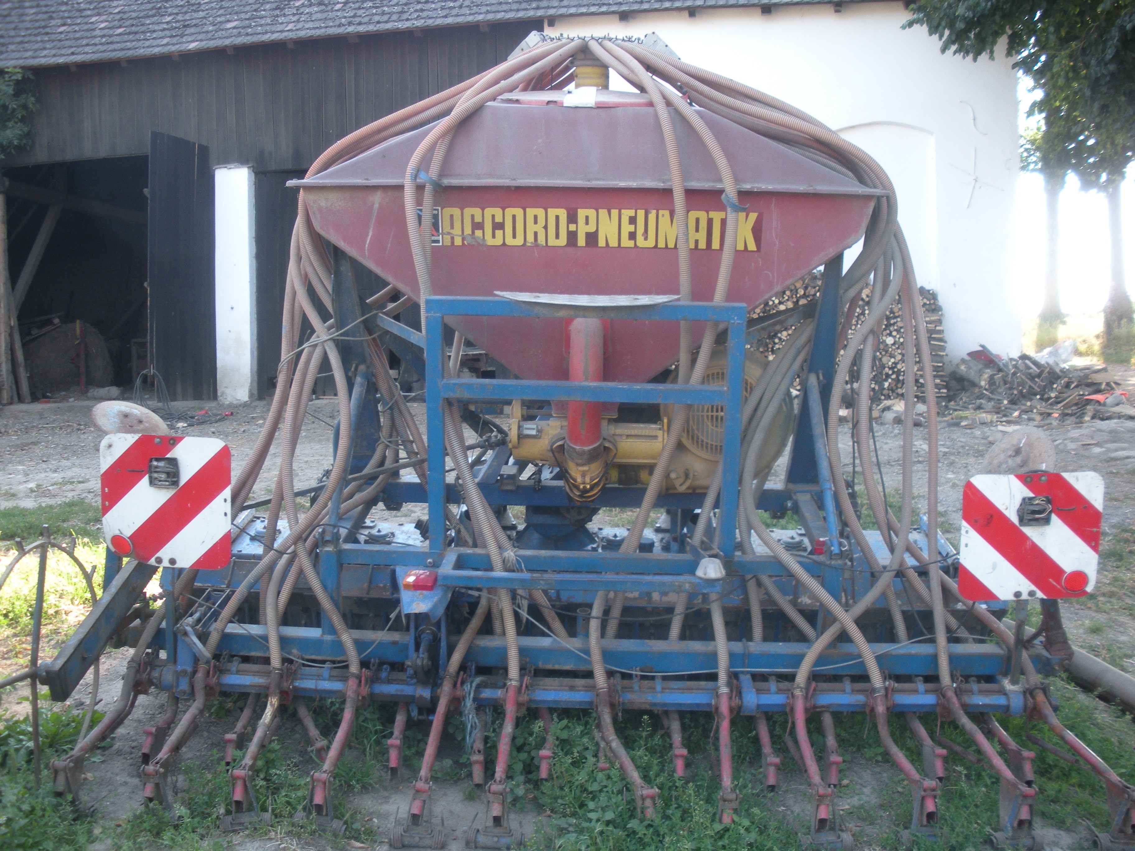 agregat uprawowo-siewny — zdjęcie 1