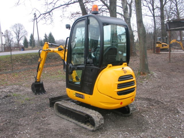 koparkikrakow.pl - JCB 8018 2011r. — zdjęcie 2