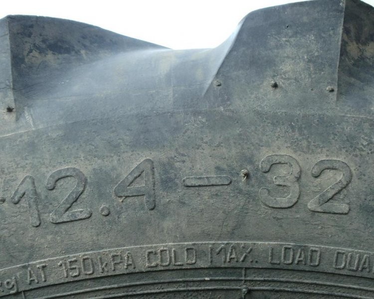 Opony do ciągnika Massey Ferguson 255 .OKAZJA !!! — zdjęcie 2