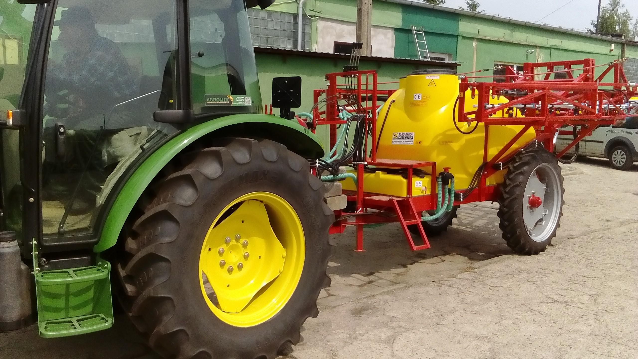 Opryskiwacz 1500l ,2000,2500hydraulicznie rozkładany — zdjęcie 4