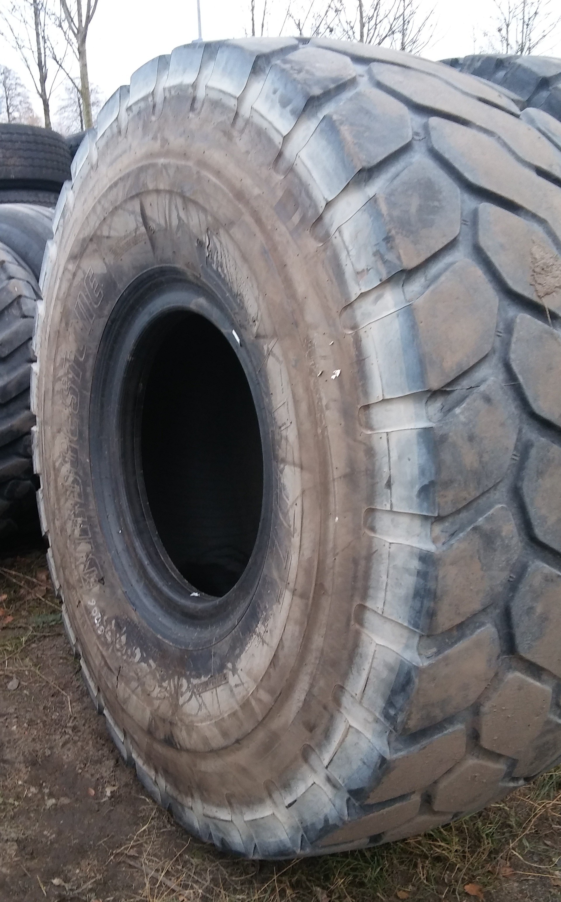 (G1206) Opona 26.5 R25 Bridgestone — zdjęcie 2