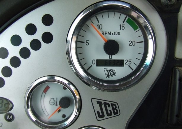 JCB 3cx z roku 2004 /Perkins — zdjęcie 5