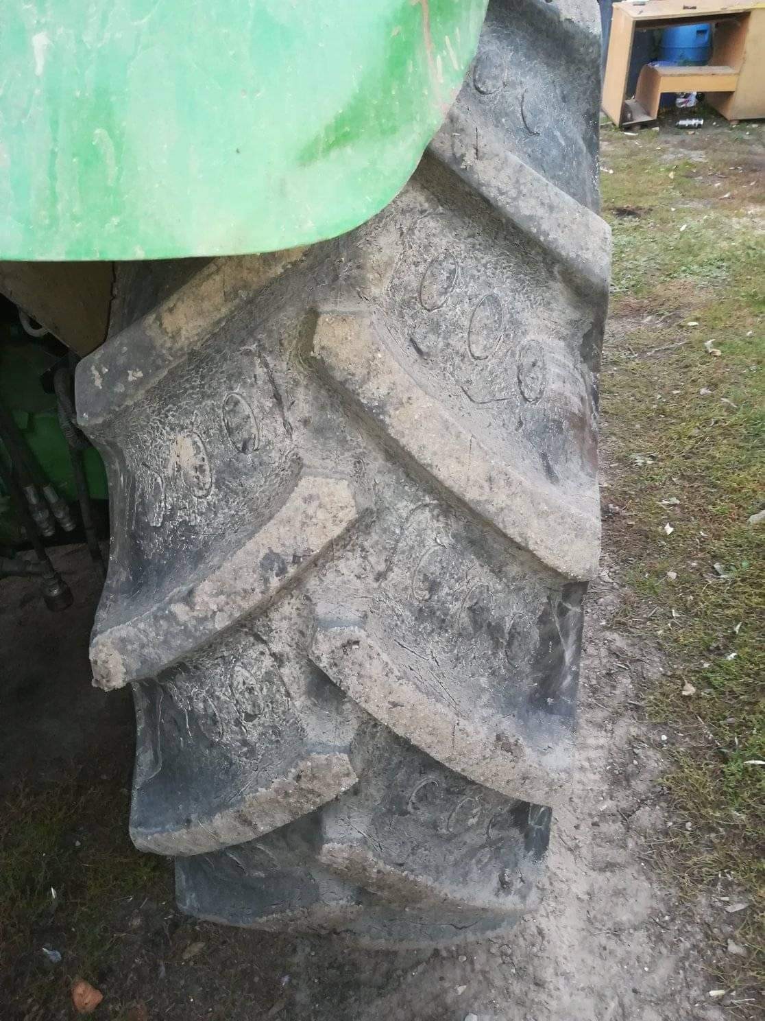 Ciągnik John Deere 5075E +wózek UNIFORST WORKER  — zdjęcie 3