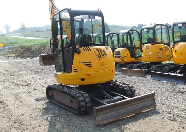 Minikoparka JCB 8030 ZTS z roku 2007 — zdjęcie 3