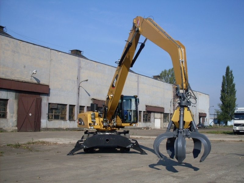 Maszyna do przeładunków Cat 322 D MH — zdjęcie 5