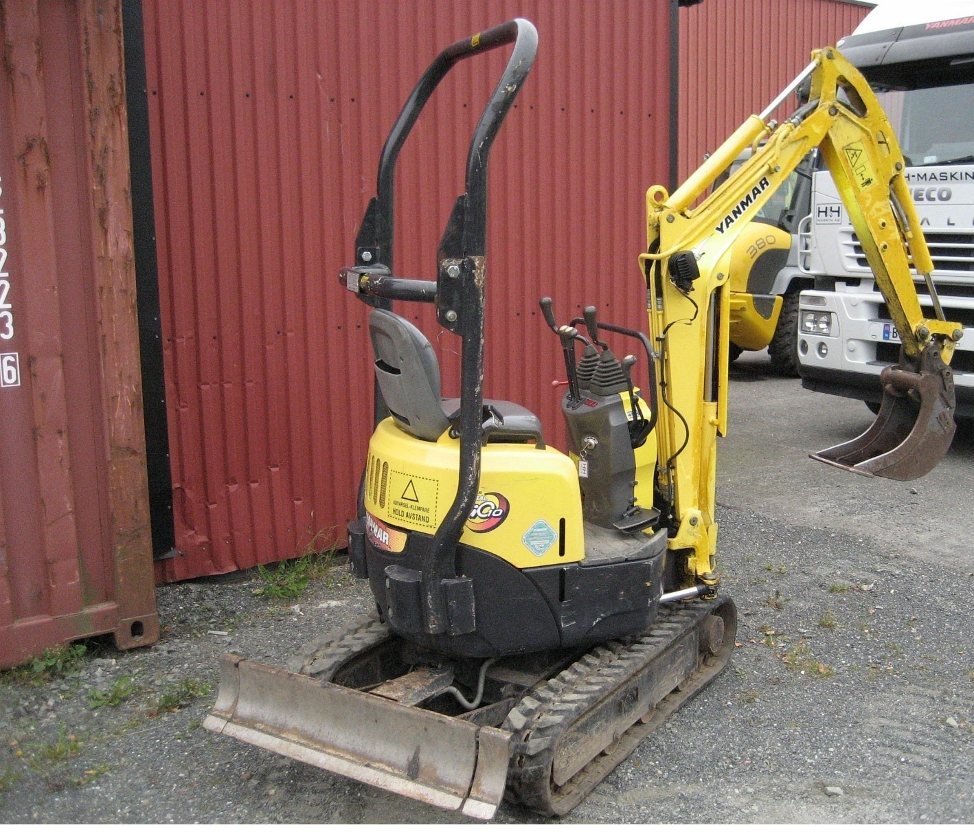Minikoparka == Yanmar VIO IO 2A — zdjęcie 4
