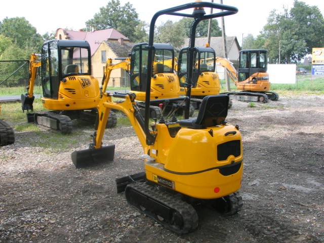 Minikoparka JCB Micro 8008 z 2012 roku - sprzedam — zdjęcie 2