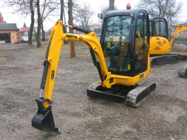 JCB 8018 2007r — zdjęcie 2
