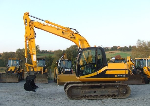 JCB JS130 LC Groundworker  z roku 2006..