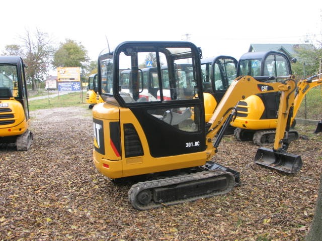 Sprzedaż minikoparek Kraków - CAT 3018C 2008 — zdjęcie 2