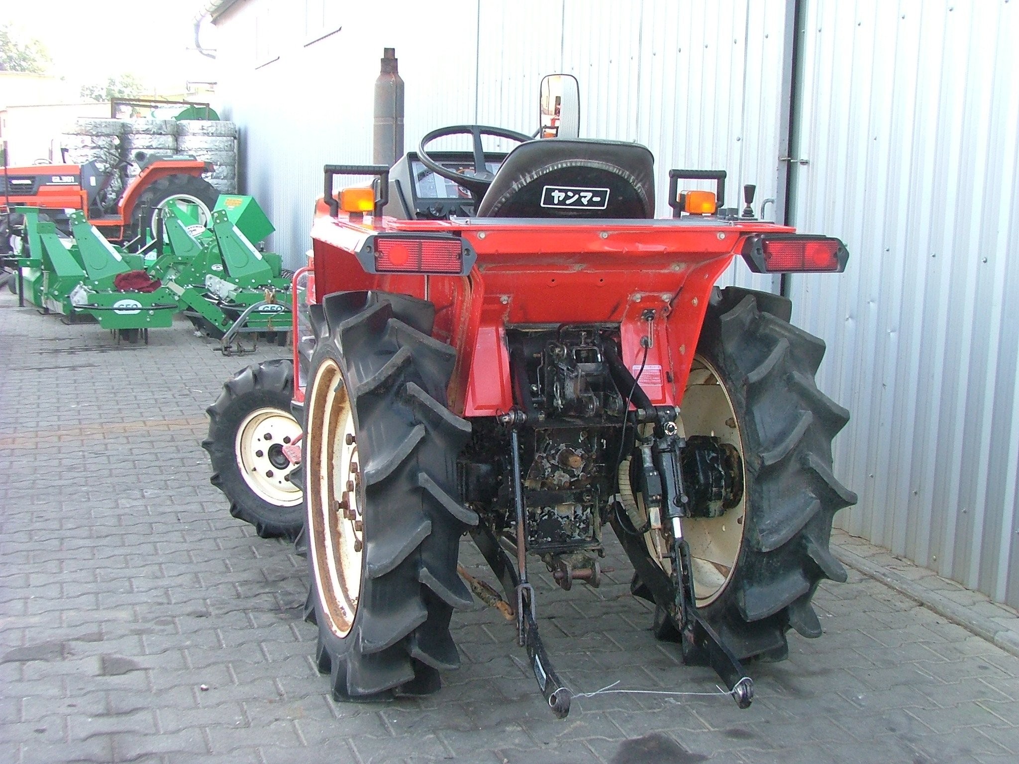 Mini Traktorek YANMAR F18D kubota iseki 18 KM4x4 — zdjęcie 4