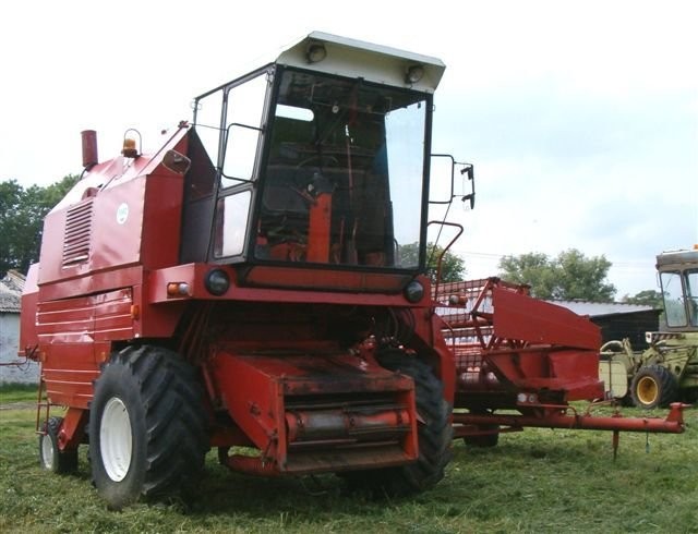 Kombjn Bizon Rekord 058 , rok prod. 1989 — zdjęcie 1