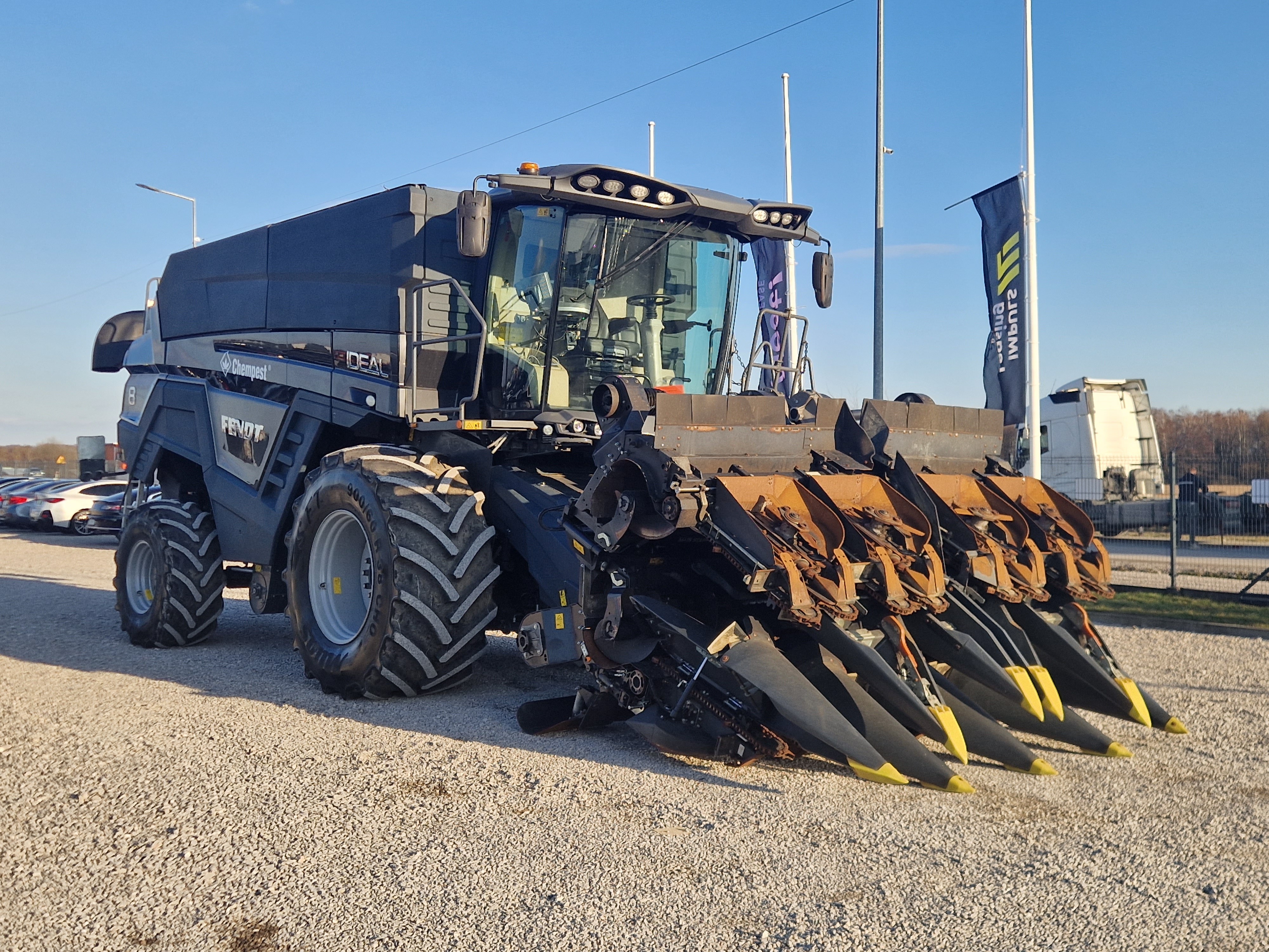 Kombajn Fend Ideal 8 z przystawką Geringhoff MSH 800FB 2021 r. — zdjęcie 3
