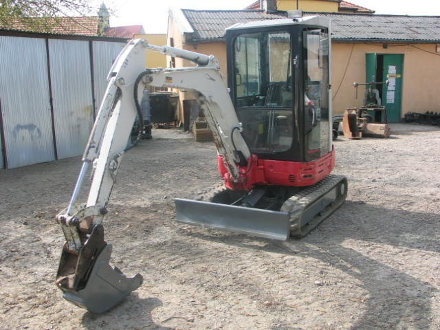 Koparka Takeuchi TB23R z 2006 roku - jak jcb 8025 — zdjęcie 2