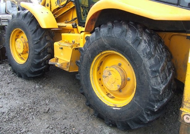 JCB 3CX Super z roku 2000. — zdjęcie 4