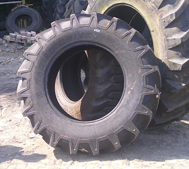 (G1061) Opona 14.9 R28 Mitas  — zdjęcie 2