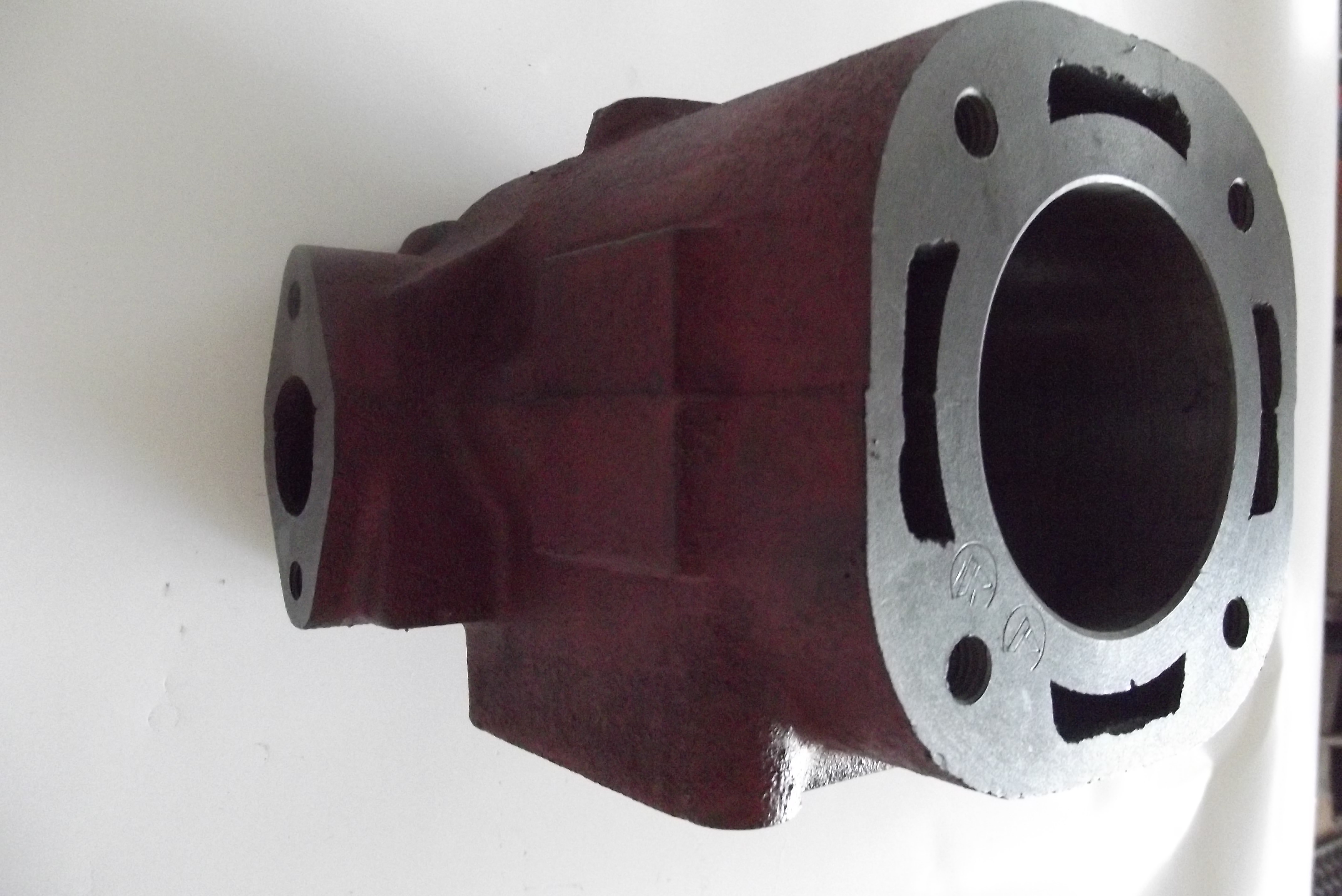 Cylinder silnika rozruchowego DT 75 ORYGINAŁ — zdjęcie 3