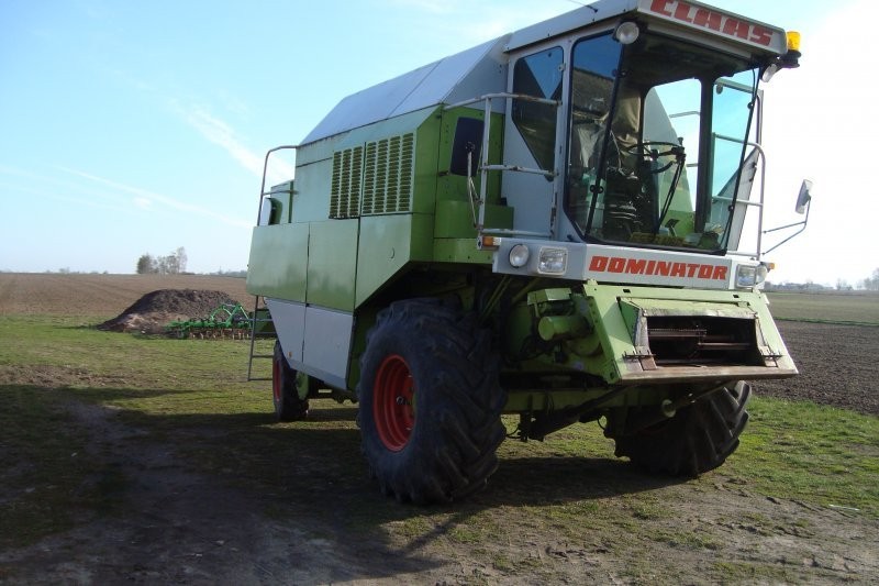 SPRZEDAM KOMBAJN ZBOZOWY CLAAS DOMINATOR 98S — zdjęcie 4