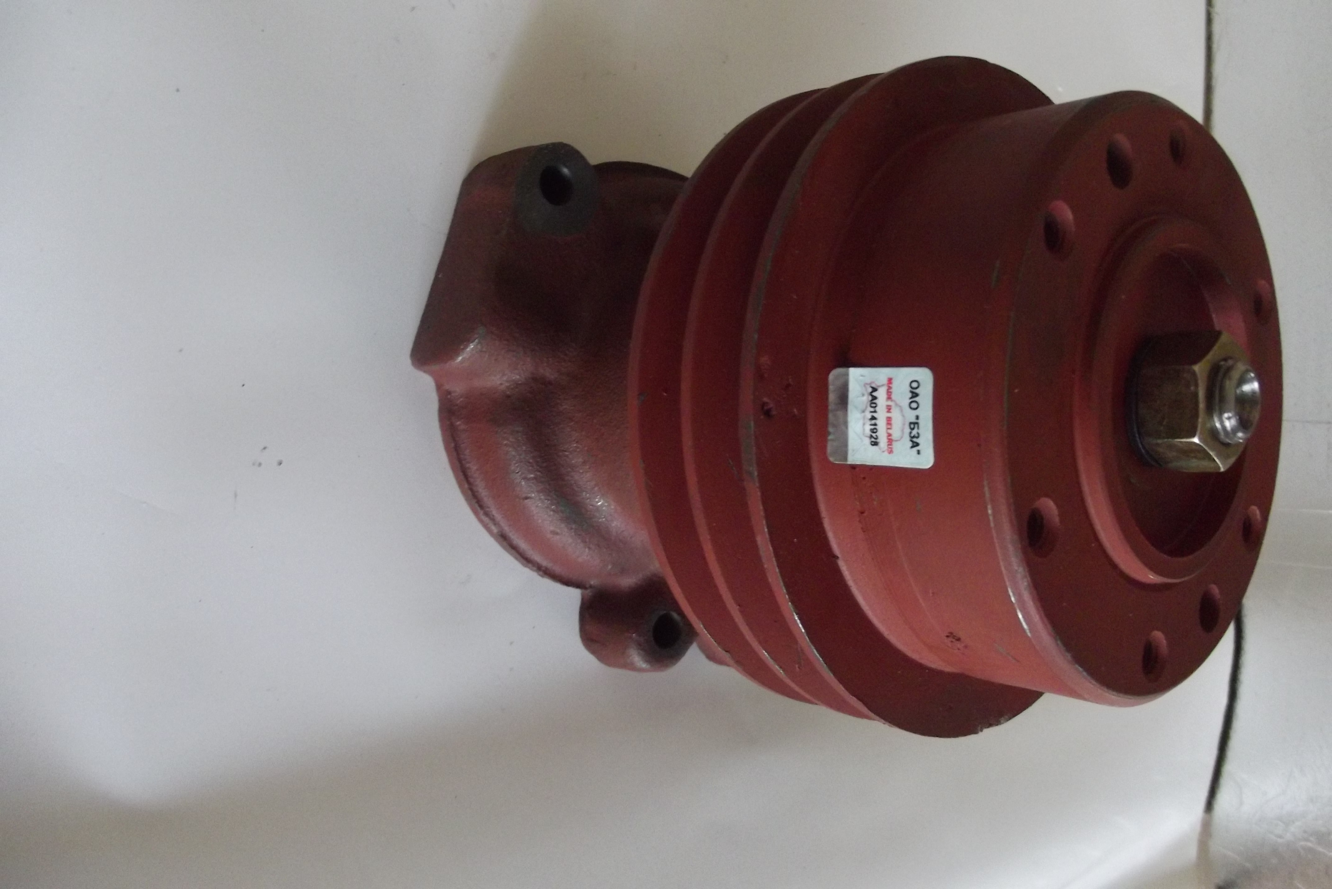 Pompa wody 2 paski MTZ 1025 ORYGINAŁ — zdjęcie 1