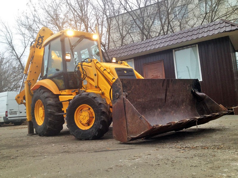 koparko-ładowarka JCB 3CX — zdjęcie 1