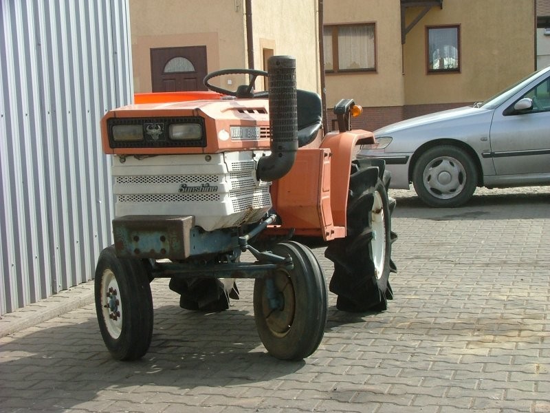 Mini traktorek Kubota B1400, 4x2, 14KM — zdjęcie 2