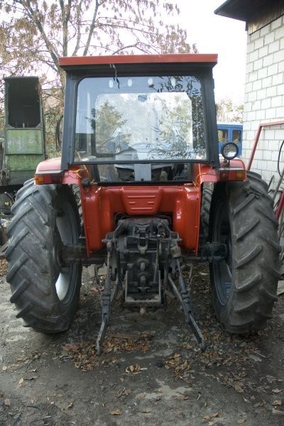 Ciągnik CASE 685 4WD Z ŁADOWACZEM — zdjęcie 6