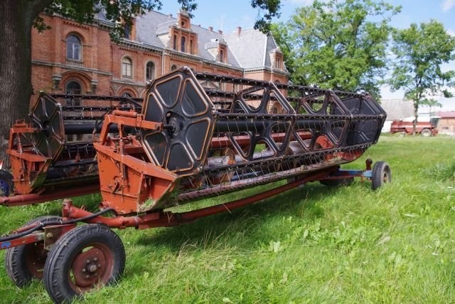 Kombajn zbożowy LAVERDA 3850 — zdjęcie 4