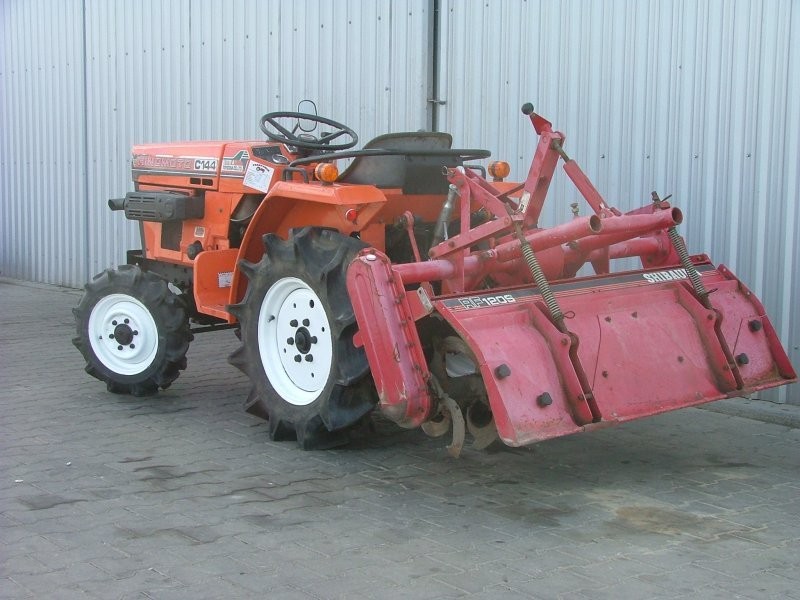Mini traktorek Hinomoto C144, 14KM, 4x4 — zdjęcie 5