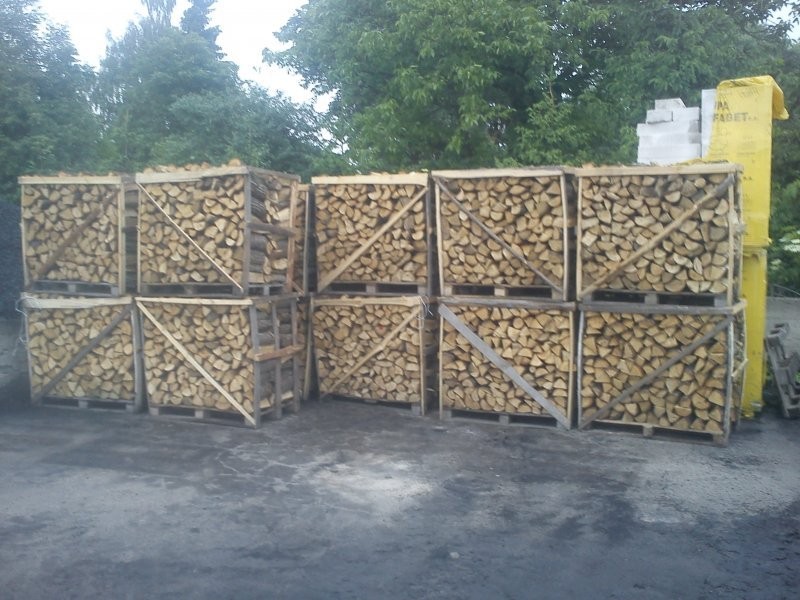 Drewno opałowe, kominkowe, pellet drzewny — zdjęcie 1