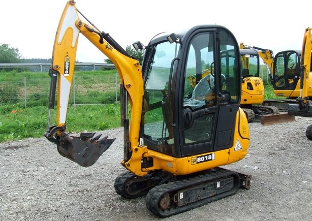 Minikoparka gąsienicowa JCB 8018 — zdjęcie 1