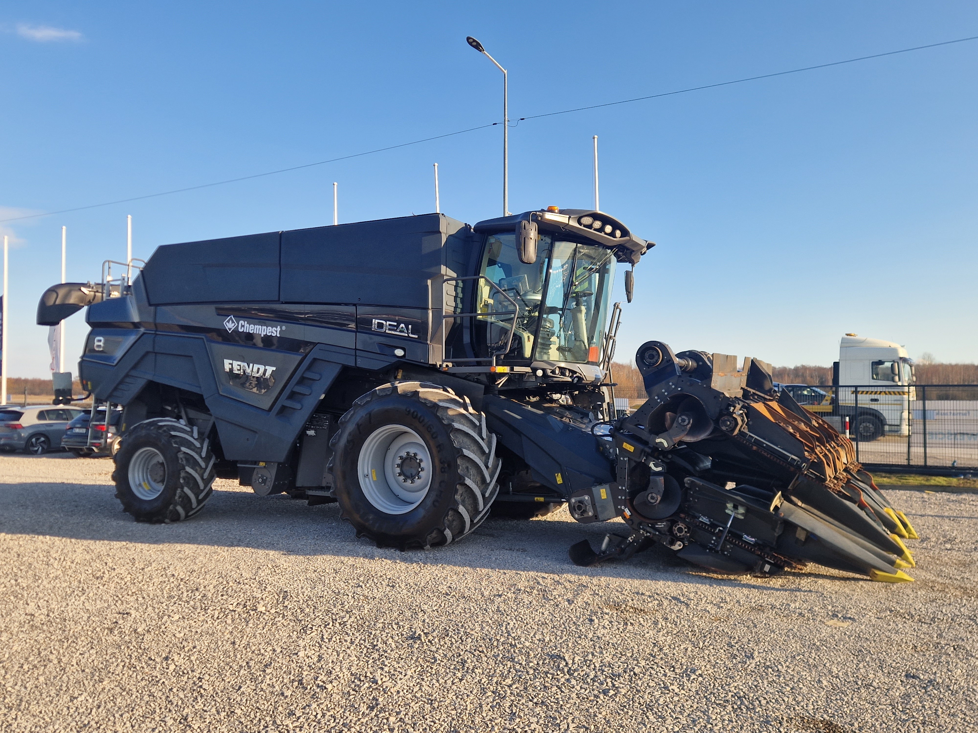 Kombajn Fend Ideal 8 z przystawką Geringhoff MSH 800FB 2021 r. — zdjęcie 4