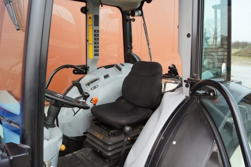 2009 New Holland T4030 F -  — zdjęcie 3