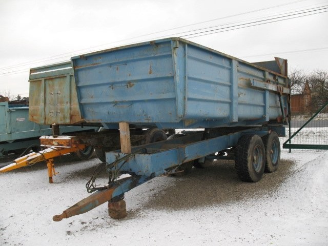 PRZYCZEPY JEDNO- i DWUOSIOWE ładowność 10-12 ton — zdjęcie 4