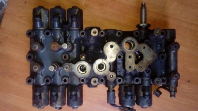 Blok zaworowy elektrozawory.cewki New Holland 8670,8770,8970,Ford G170 — zdjęcie 1