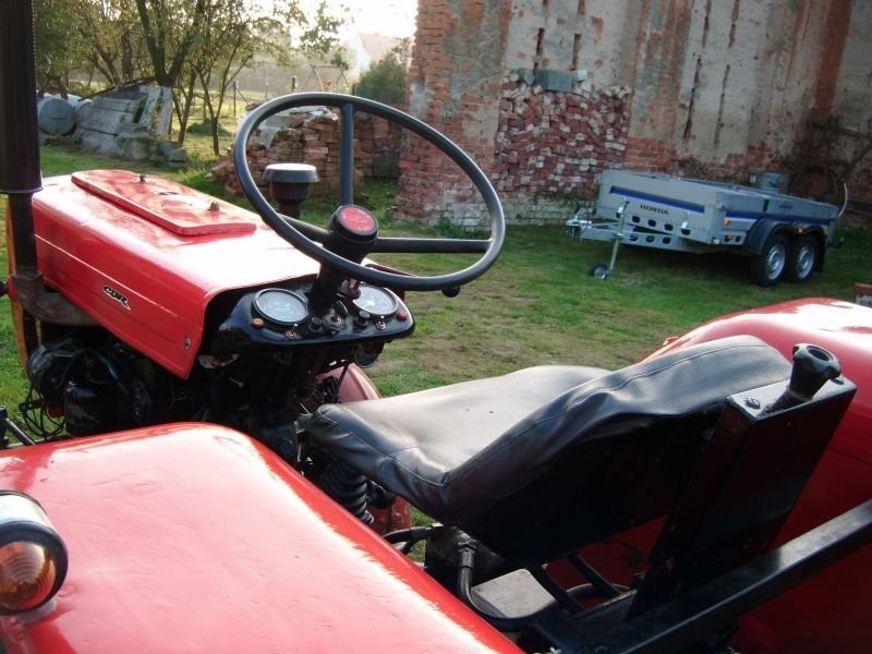 CIĄGNIK C-328 NIE C-330, STAN BARDZO DOBRY — zdjęcie 1