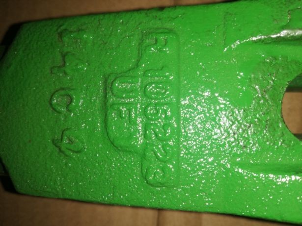 Wieszak John Deere 5045E, 5055E, 5065E, 5065M, 5075E, 5075M, 5076E, 50 — zdjęcie 3