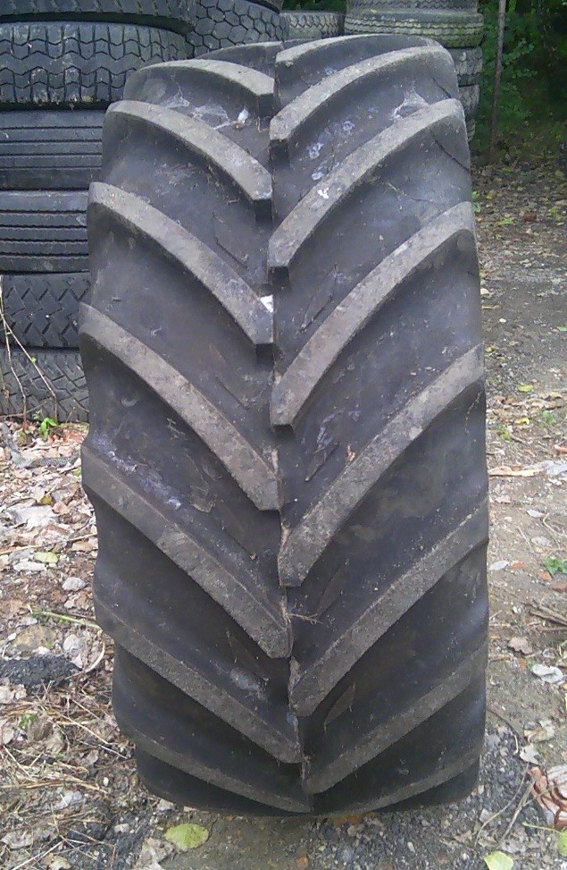(G609) Opona 600/60 R28 Michelin — zdjęcie 1
