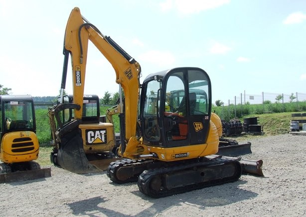 Minikoparka  JCB 8055 RTS z roku 2008 — zdjęcie 3