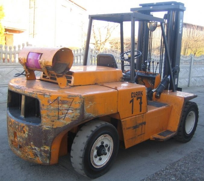Wózek widłowy CLARK  GPH70 7T LPG 3-4 sekcja UDT — zdjęcie 2