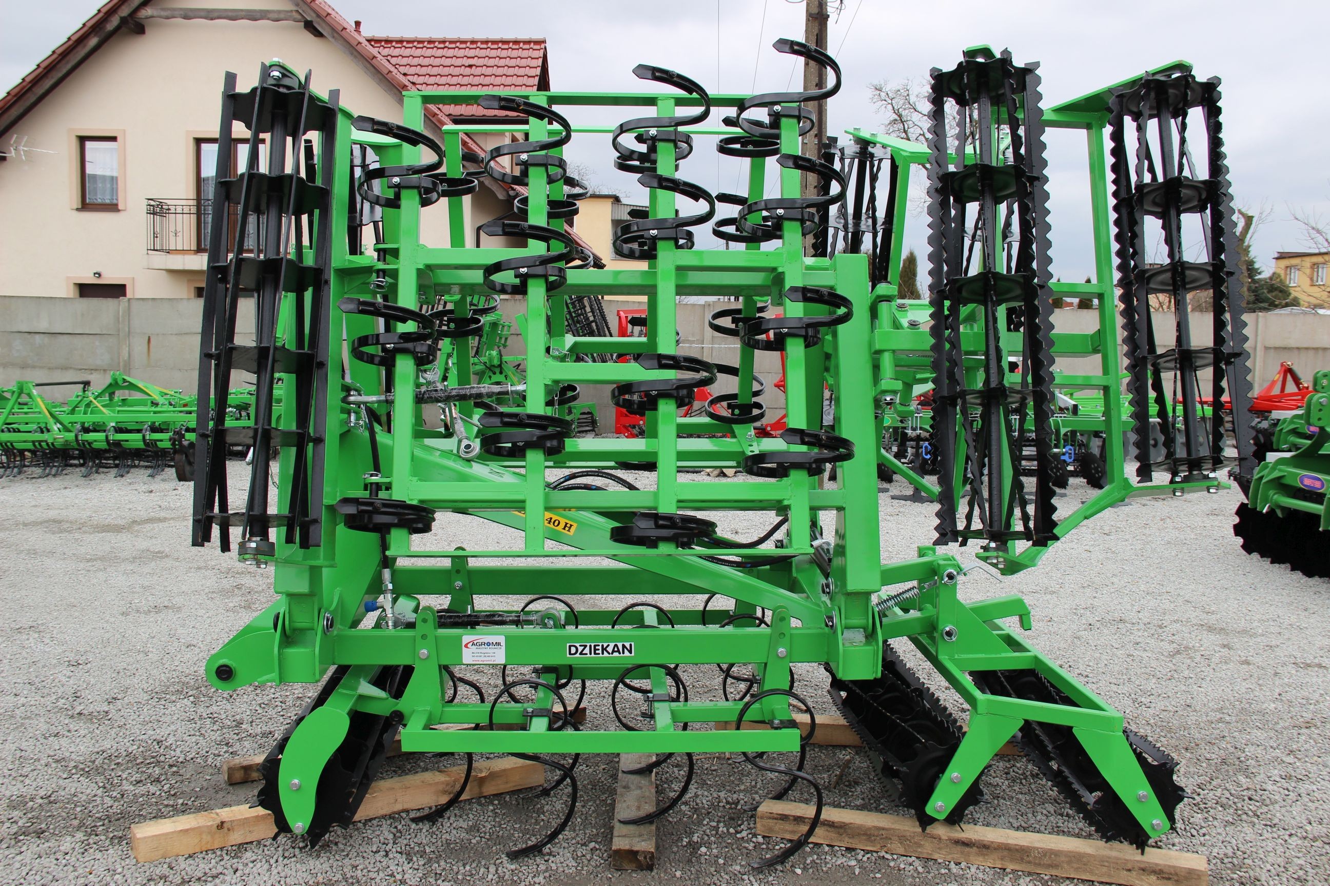 Agregat uprawowy hydrauliczny DZIEKAN hydraulicznie składany — zdjęcie 3