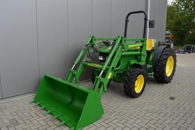 John Deere 5615F — zdjęcie 1