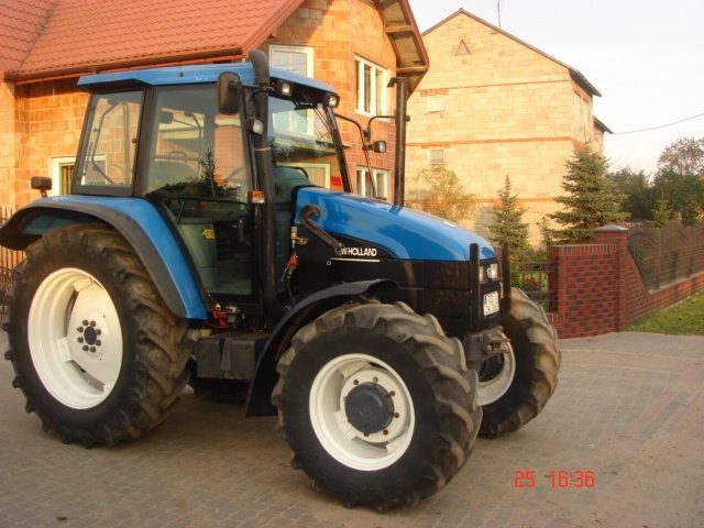 NEW HOLLAND — zdjęcie 1