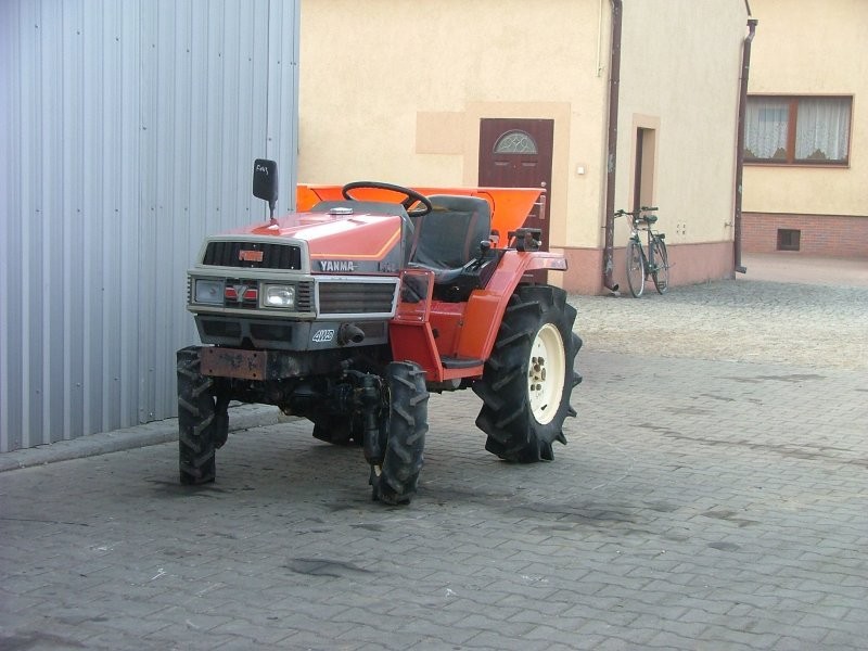 Mini traktorek Yanmar F145, 14,5KM, 4x4 — zdjęcie 3