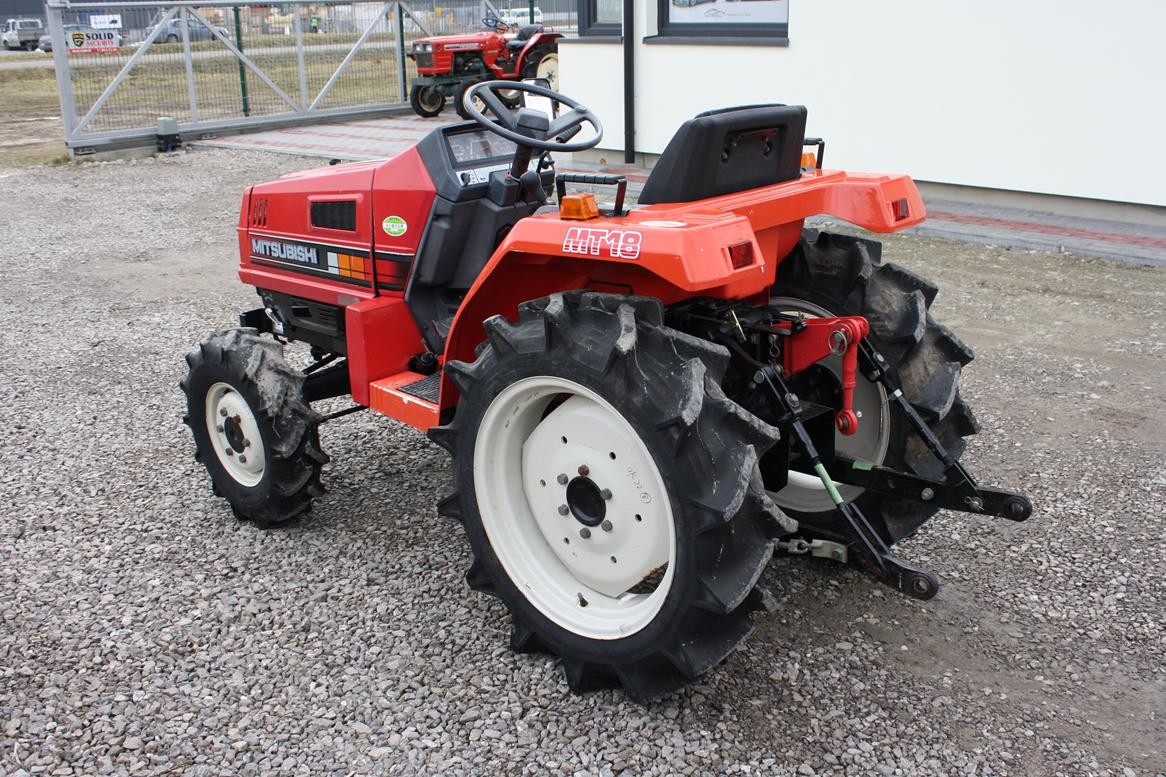 Mitsubishi MT18D 4x4 ciągnik na plantacje borówki, malin, winnicę — zdjęcie 5