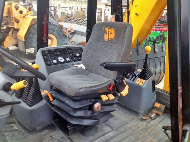 koparko-ładowarka JCB 3CX — zdjęcie 3