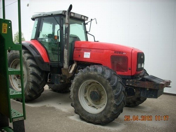 Massey Fergusson MF 8260