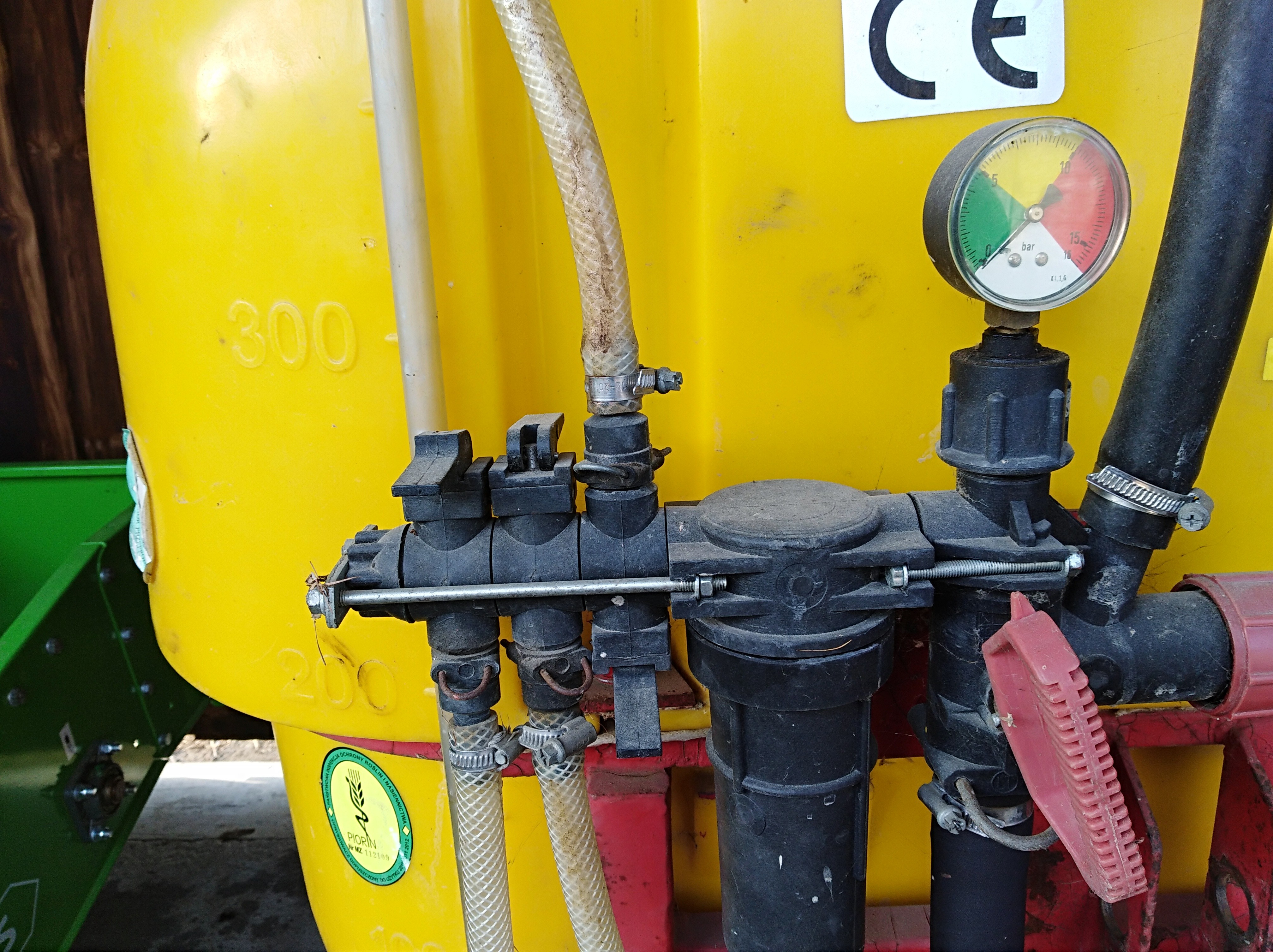 Opryskiwacz sadowniczy 400 l — zdjęcie 2